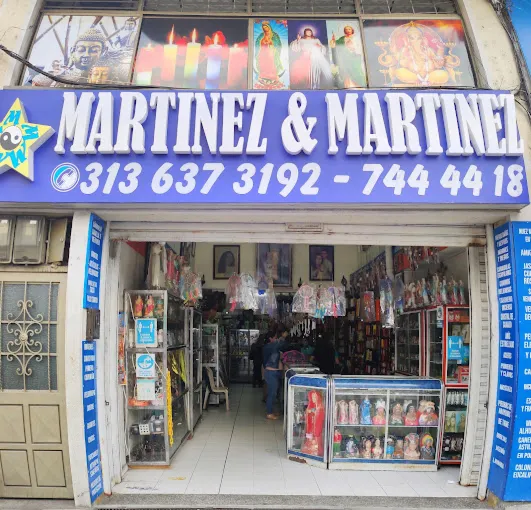 Fachada del almacén Martínez & Martínez en Armenia