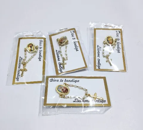 Prendedores o broches Católicos