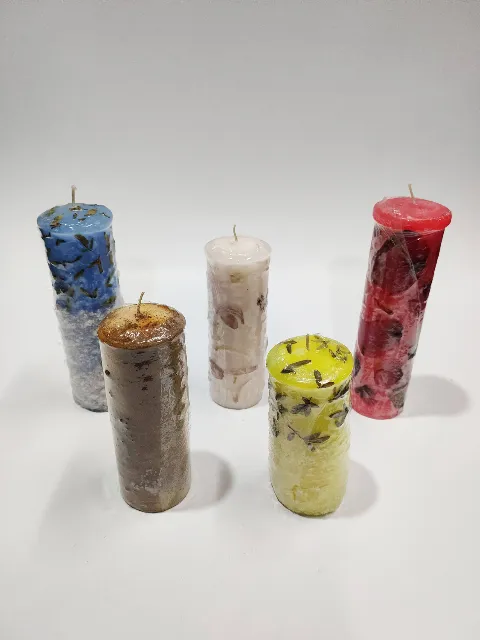 Velones con sal, tabaco, rosas, canela, ruda y ajo