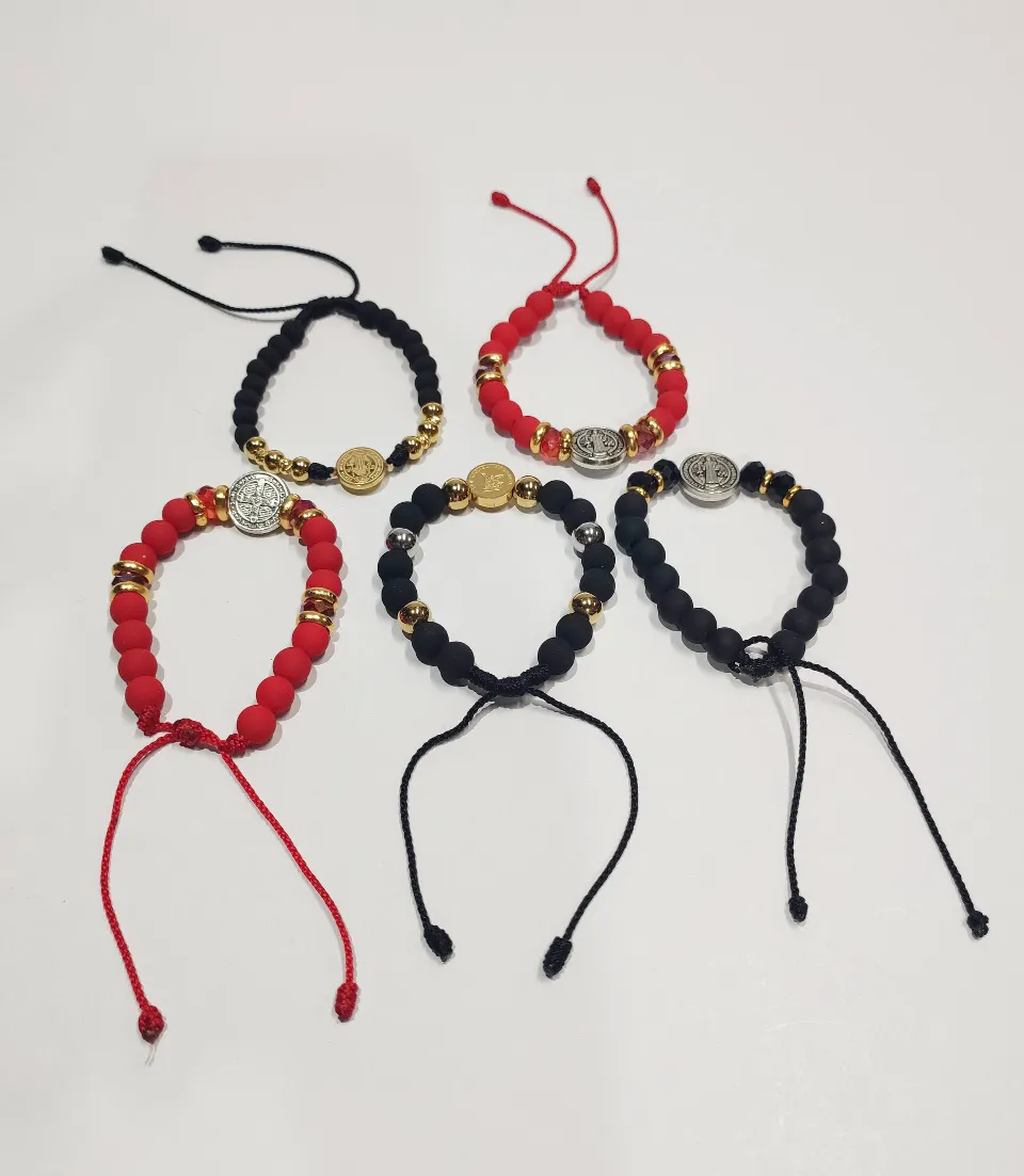 Pulseras de San Miguel Arcángel y San Benito